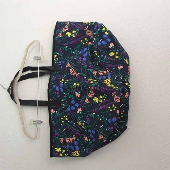 Victoria's Secret Shoulder Floral Printed Bag Tote Large Zipper - Picture 3 of 9